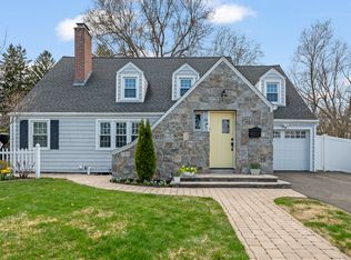 19 Glenbrook Rd, West Hartford, CT 06107