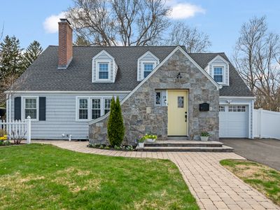 19 Glenbrook Road, West Hartford, CT, 06107