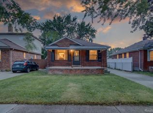 13072 Orchard St, Southgate, MI 48195