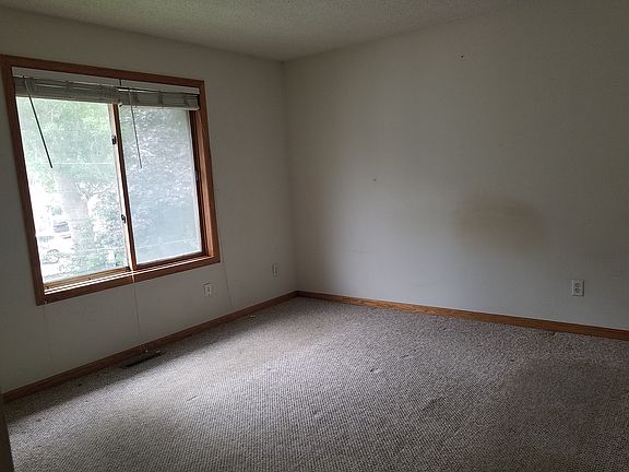 5th image of 1002 Gould Ave NE