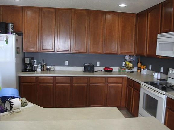 5th image of 519 Berry James Ct