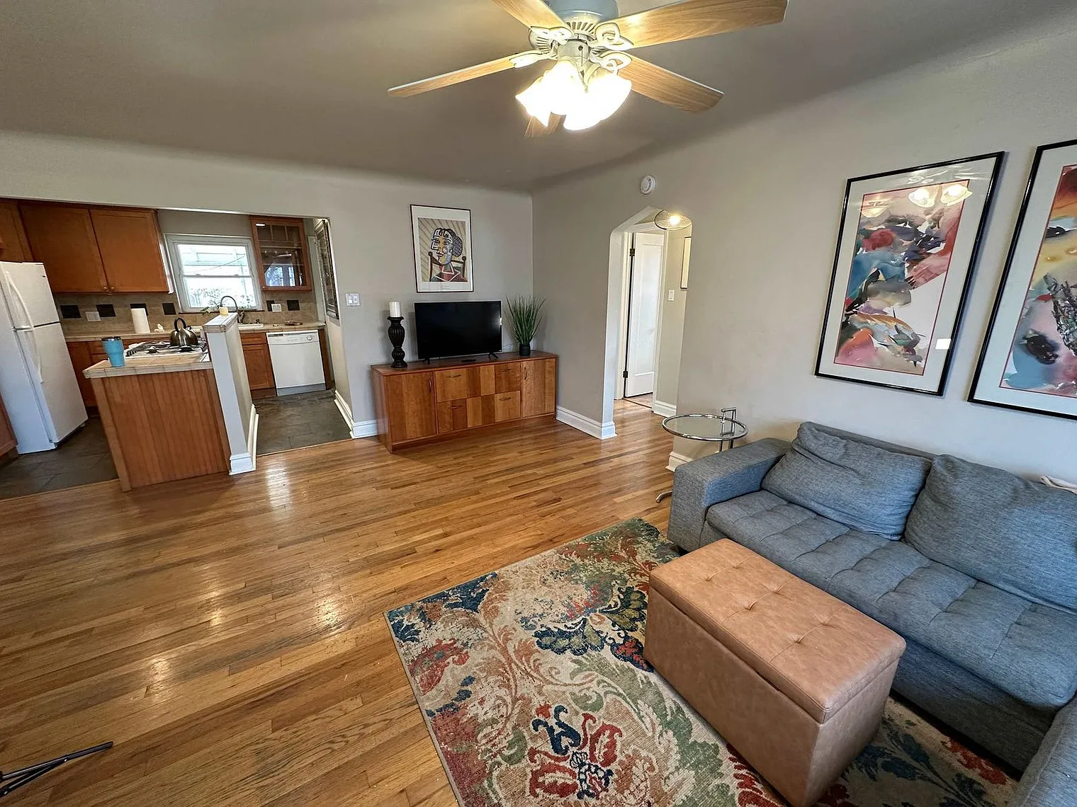 3 bed, 2.0 bath, 1711 sqft, $4,389 — Photo 3