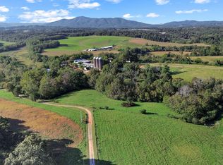 210 Hoha Ln, Rocky Mount, VA 24151