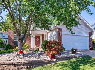 923 Oak Knoll Manor Dr, Saint Louis, MO