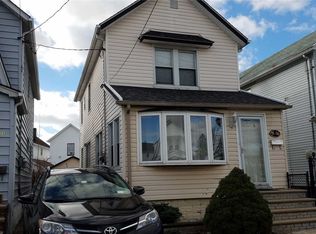 9106 Vanderveer St, Jamaica, NY 11428