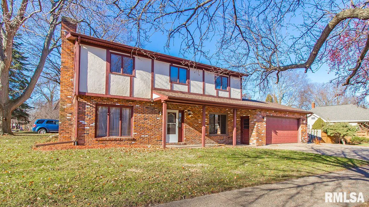 739 Park Ave photo 1