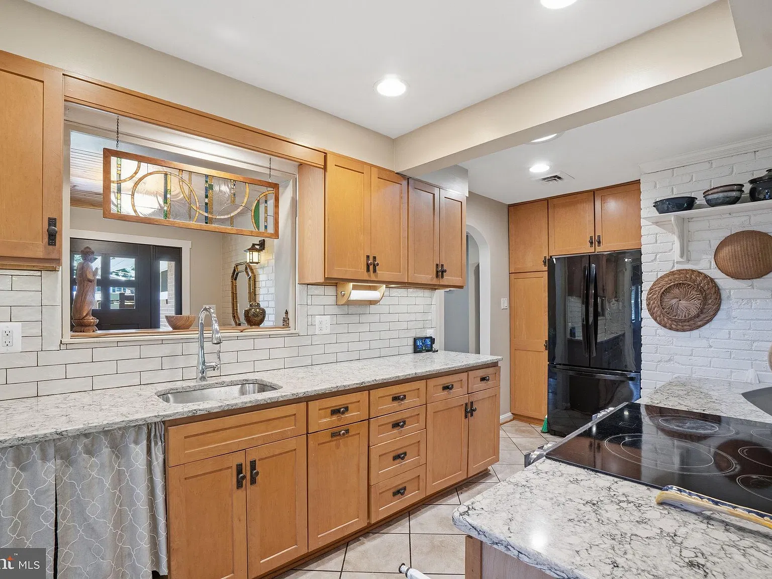 3 bed, 3.0 bath, 1654 sqft, $3,500 — Photo 3
