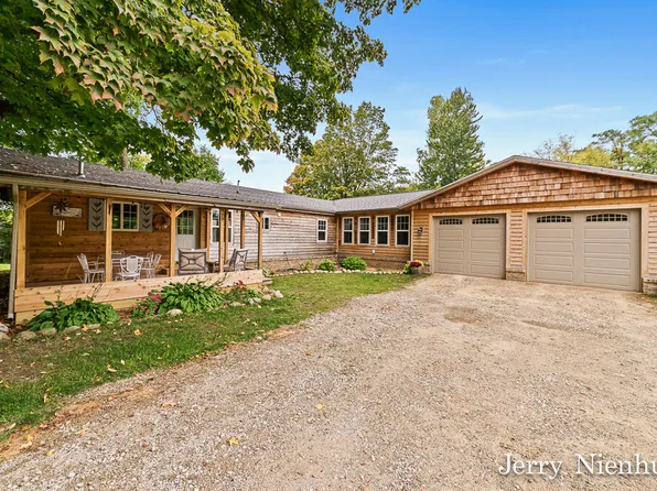 4147 135th Ave, Hamilton, MI 49419