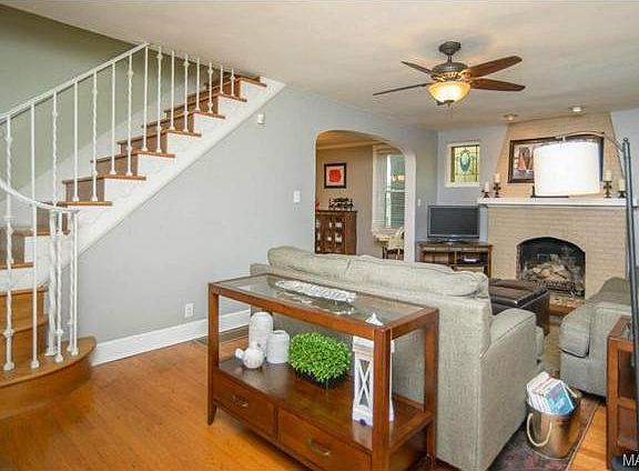 3rd image of 5201 Lindenwood Ave