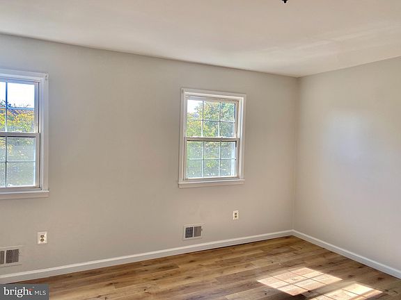 4th image of 3480 Beale Ct