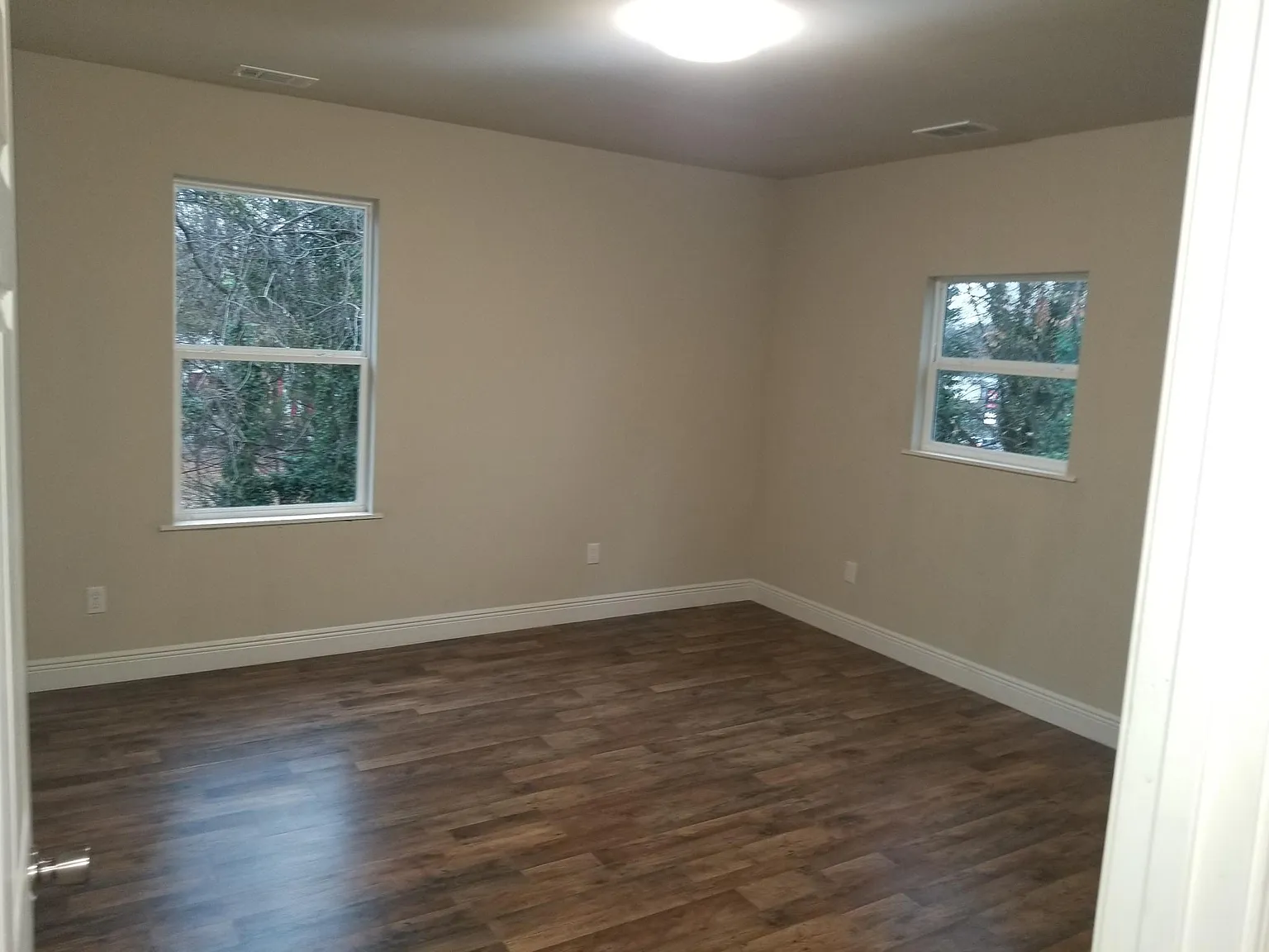 1 bed, 2250 sqft, $750 — Photo 2