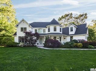 24 Munroe Ave, Mount Sinai, NY 11766