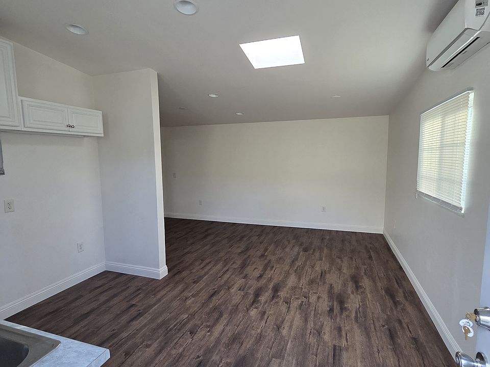 1st image of 523 N Tremont St