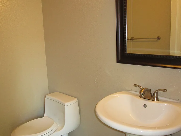 135 Donnas Ln — Photo 8