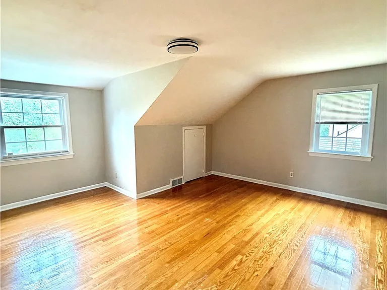 28175 Shaker Blvd — Photo 13