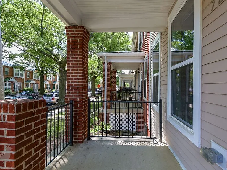720 Barnes St NE — Photo 59