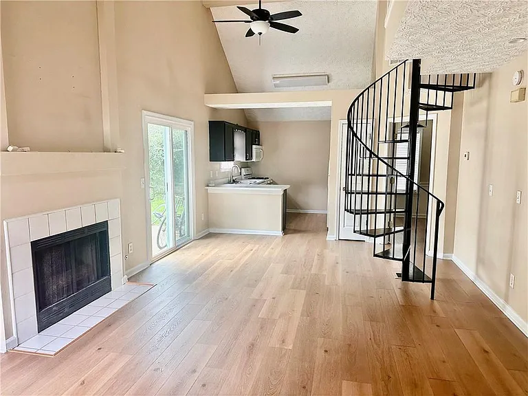 2802 Pine Valley Way NW — Photo 2