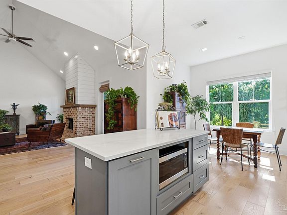 5th image of 2847 Via Roma Ct