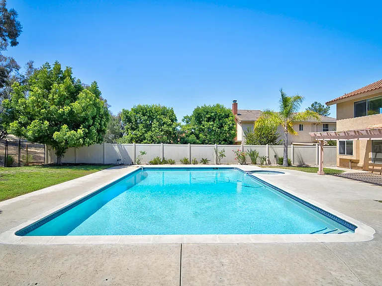 13887 Carriage Rd — Photo 50