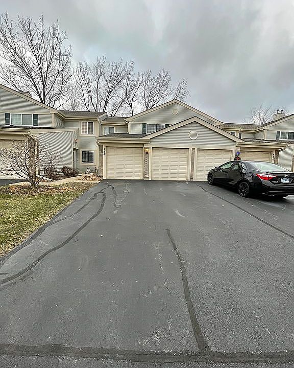 1st image of 484 E Fawn Ln #484