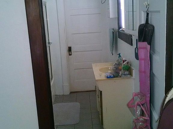 4th image of 710 Braden Ave