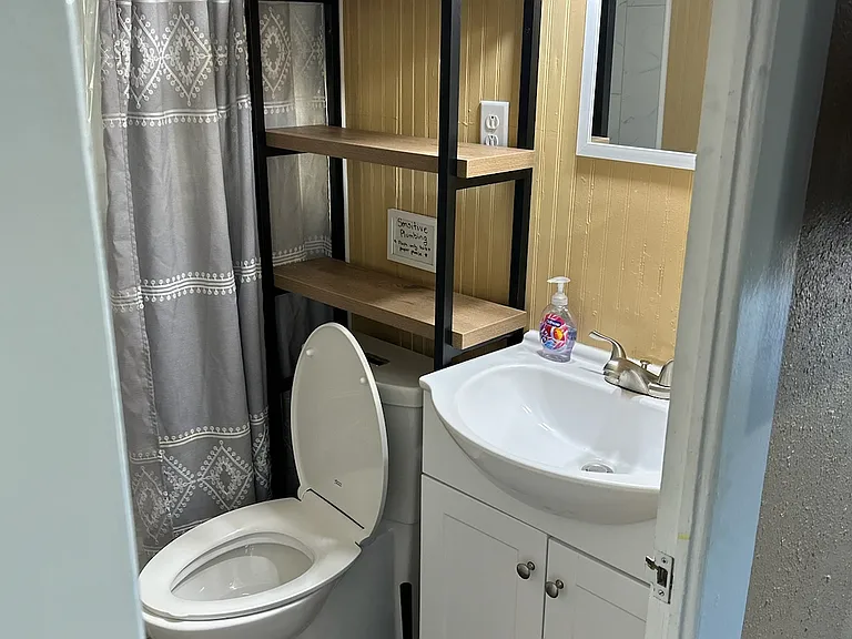 CLEAN AND CONFORTABLE