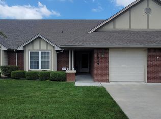 5839 SW Sterling Ln, Topeka, KS 66604