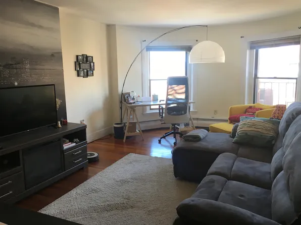 922 Beacon St, Boston, MA