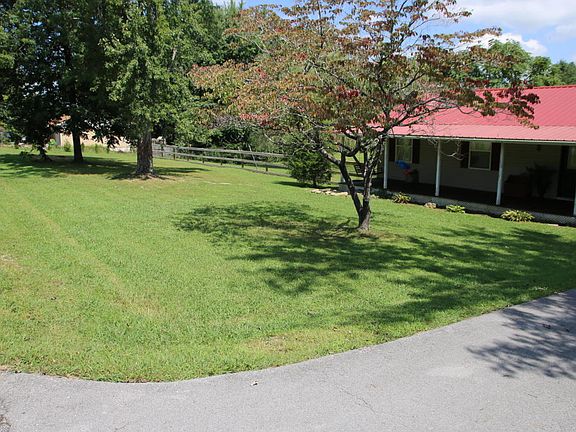 4th image of 402 Lee Dr