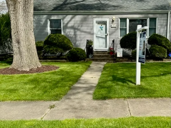 3821 Morgan St, Steger, IL 60475