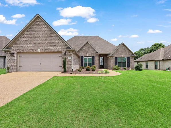 38 Garrison Dr, Jackson, TN 38305