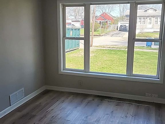 5th image of 6636 Howard Ave