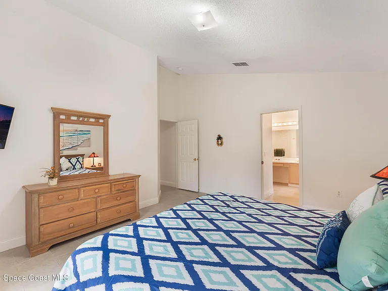 Eagle Peak Dr — Photo 10