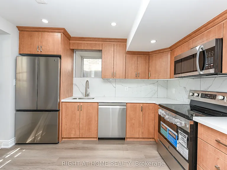 82 Elmcrest Dr — Photo 6