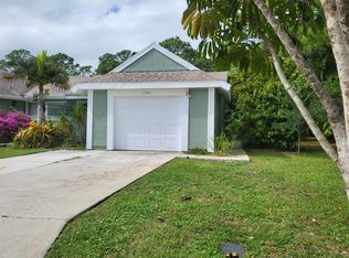 1386 SE Rivergreen Cir, Port Saint Lucie, FL 34952