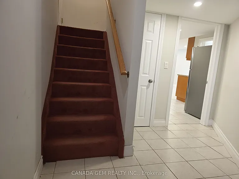 54 Clearmeadow Blvd — Photo 6