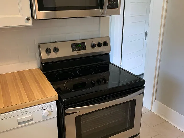 769 E Duffy St — Photo 9