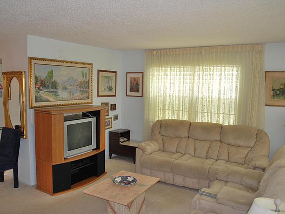 4th image of 160 Sussex H