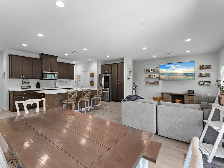5428 Meridian Pl — Photo 23