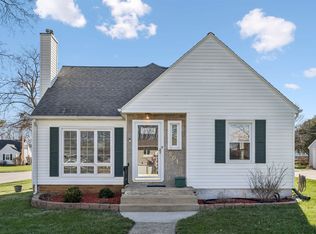 201 Derbyshire Rd, Waterloo, IA 50701