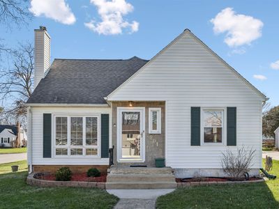 201 Derbyshire Rd, Waterloo, IA, 50701