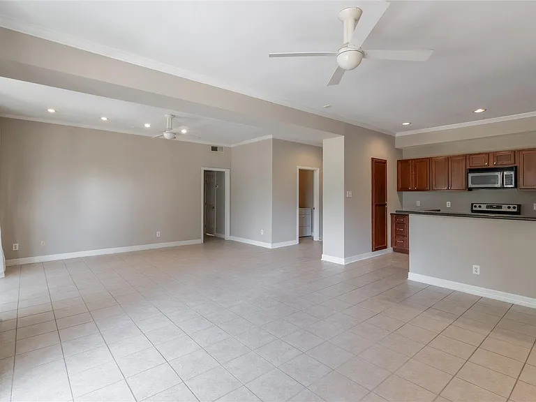 4515 Briar Hollow Pl #304 — Photo 2