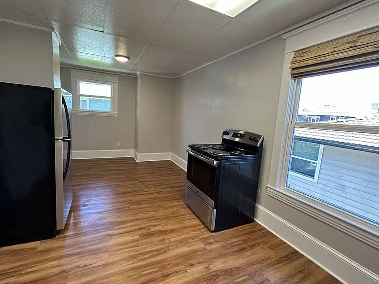 2421 Rucker- 4 Unit — Photo 2
