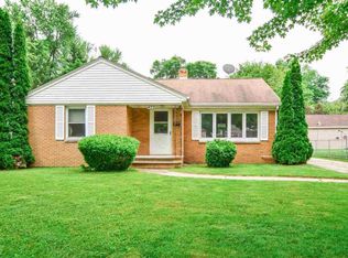 422 E Mission Rd, Green Bay, WI 54301