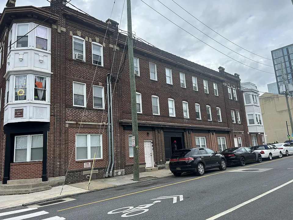 Building Photo 4