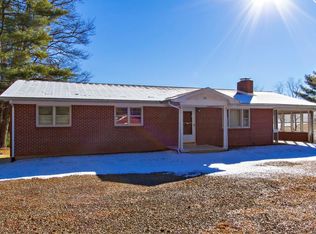 170 Old Mabry Pl, Hillsville, VA 24343
