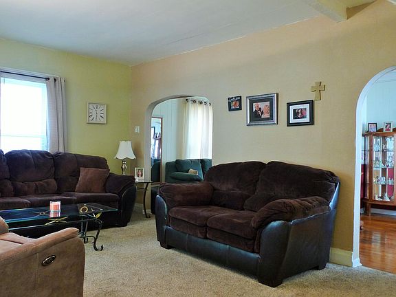5th image of 182 Kingman Ave E