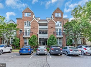1334 Garden Wall Cir #407, Reston, VA 20194