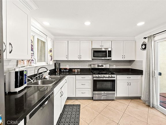 2nd image of 1183 Mountain Ln