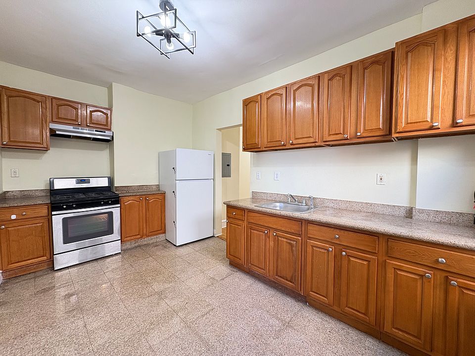 1st image of 132 Stegman St Unit 3